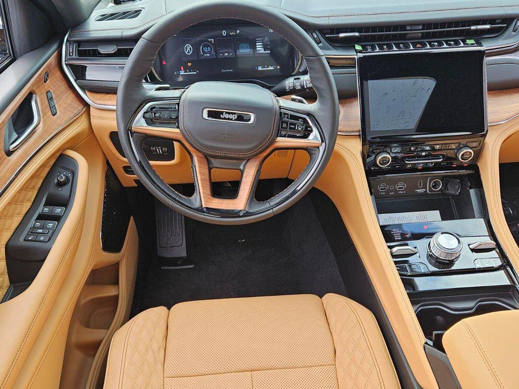 new 2025 Jeep Grand Cherokee car, priced at $56,255