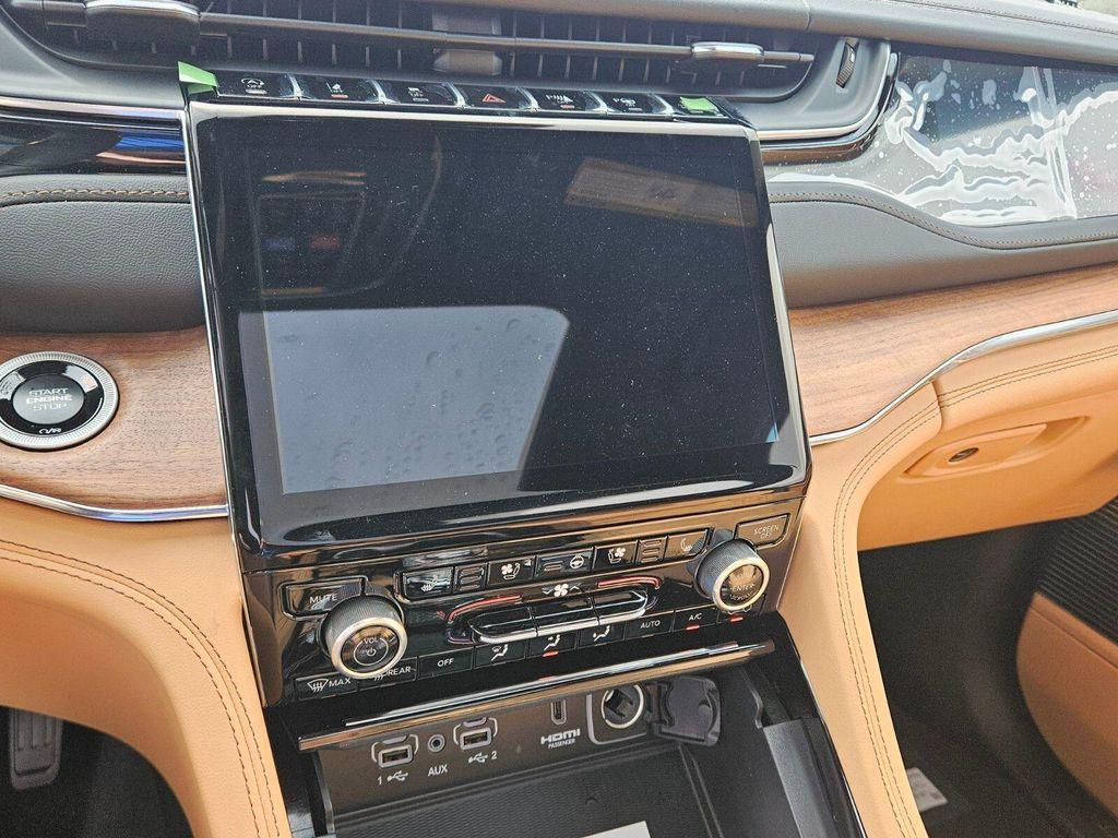 new 2025 Jeep Grand Cherokee car, priced at $56,255