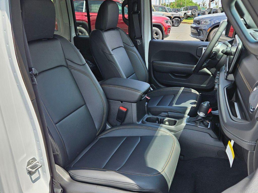 new 2025 Jeep Wrangler car, priced at $48,965