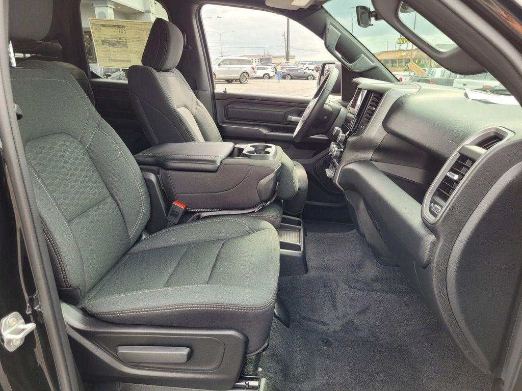 new 2025 Ram 1500 car, priced at $32,811