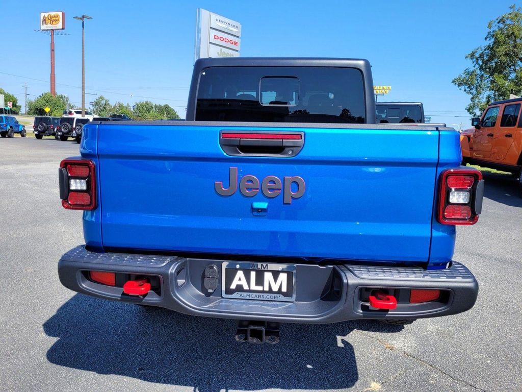 new 2025 Jeep Gladiator car, priced at $50,185