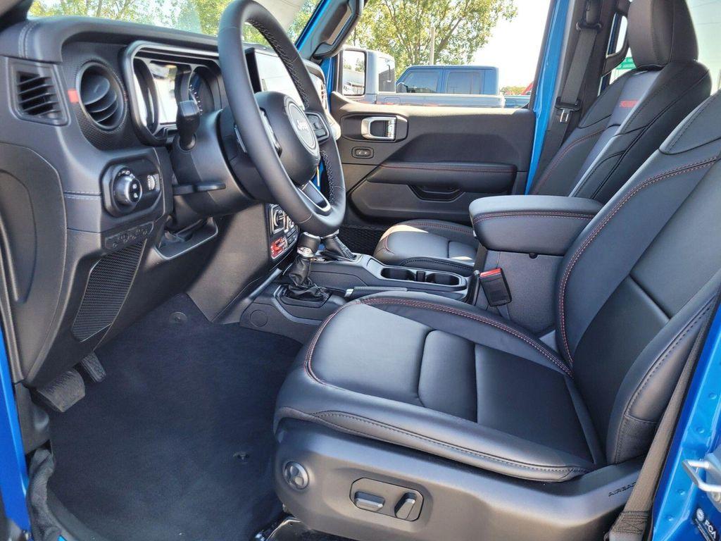 new 2025 Jeep Gladiator car, priced at $50,185