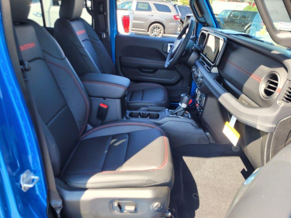 new 2025 Jeep Gladiator car, priced at $50,185