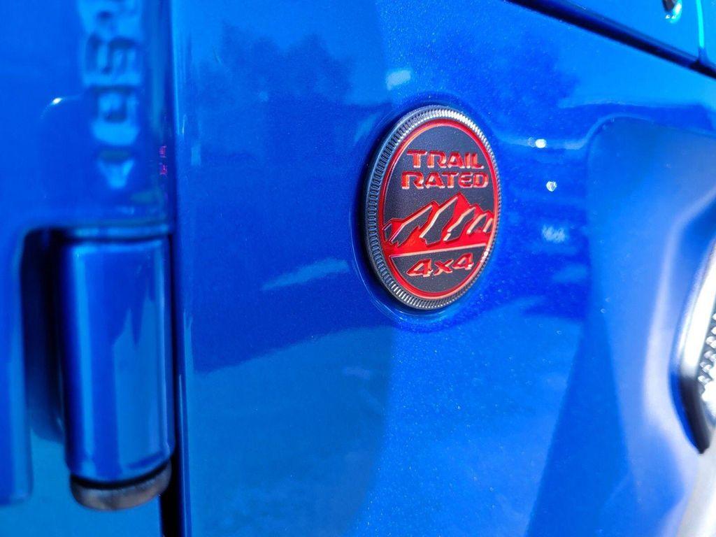 new 2025 Jeep Gladiator car, priced at $50,185