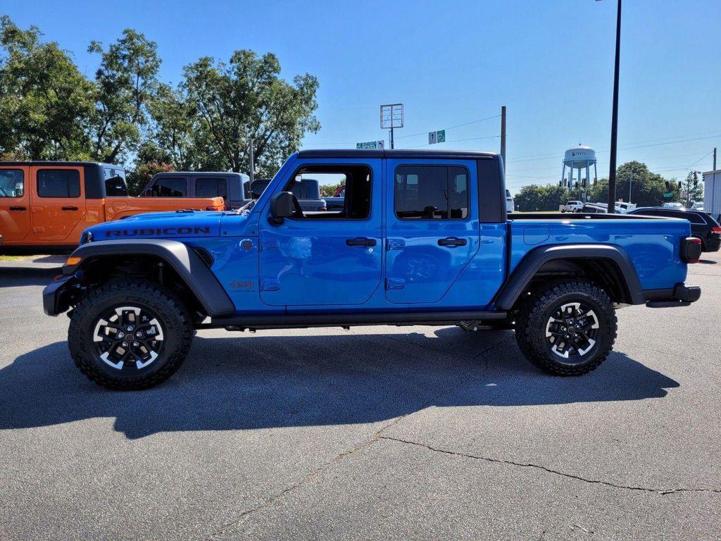 new 2025 Jeep Gladiator car, priced at $50,185