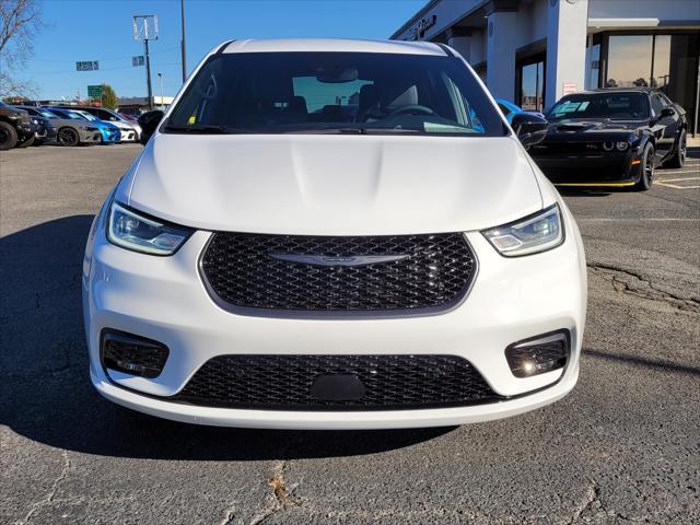 new 2024 Chrysler Pacifica Hybrid car, priced at $46,990