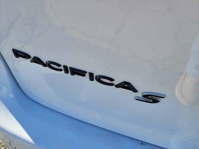 new 2024 Chrysler Pacifica Hybrid car, priced at $46,990