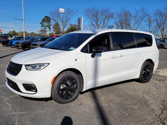 new 2024 Chrysler Pacifica Hybrid car, priced at $46,990