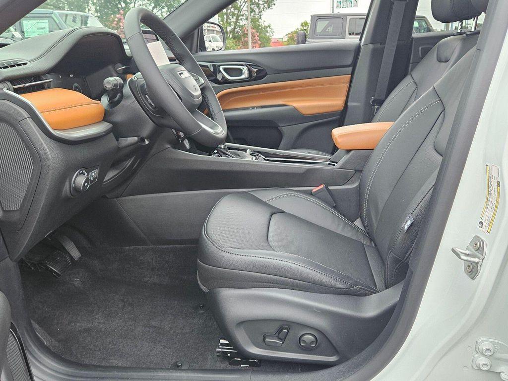 new 2025 Jeep Compass car, priced at $38,190