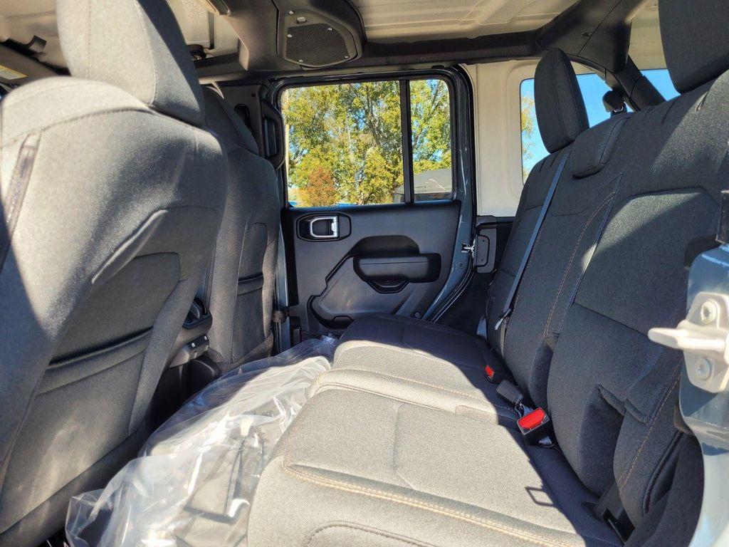 new 2026 Jeep Wrangler car, priced at $44,615