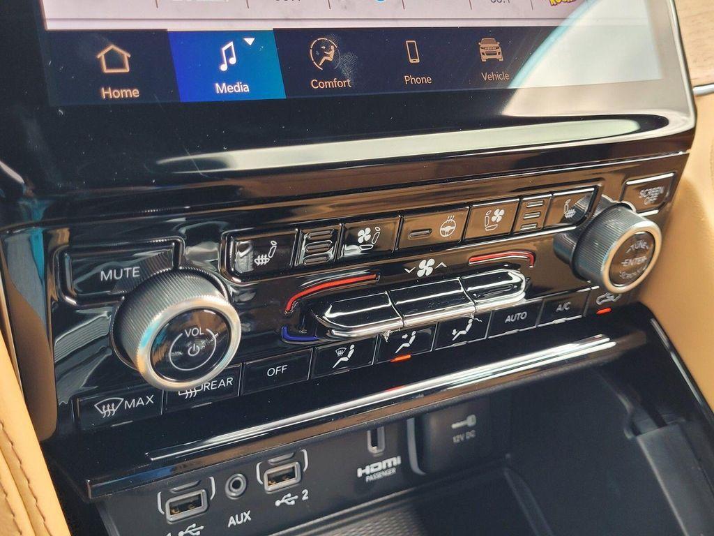 new 2025 Jeep Grand Cherokee L car, priced at $69,245