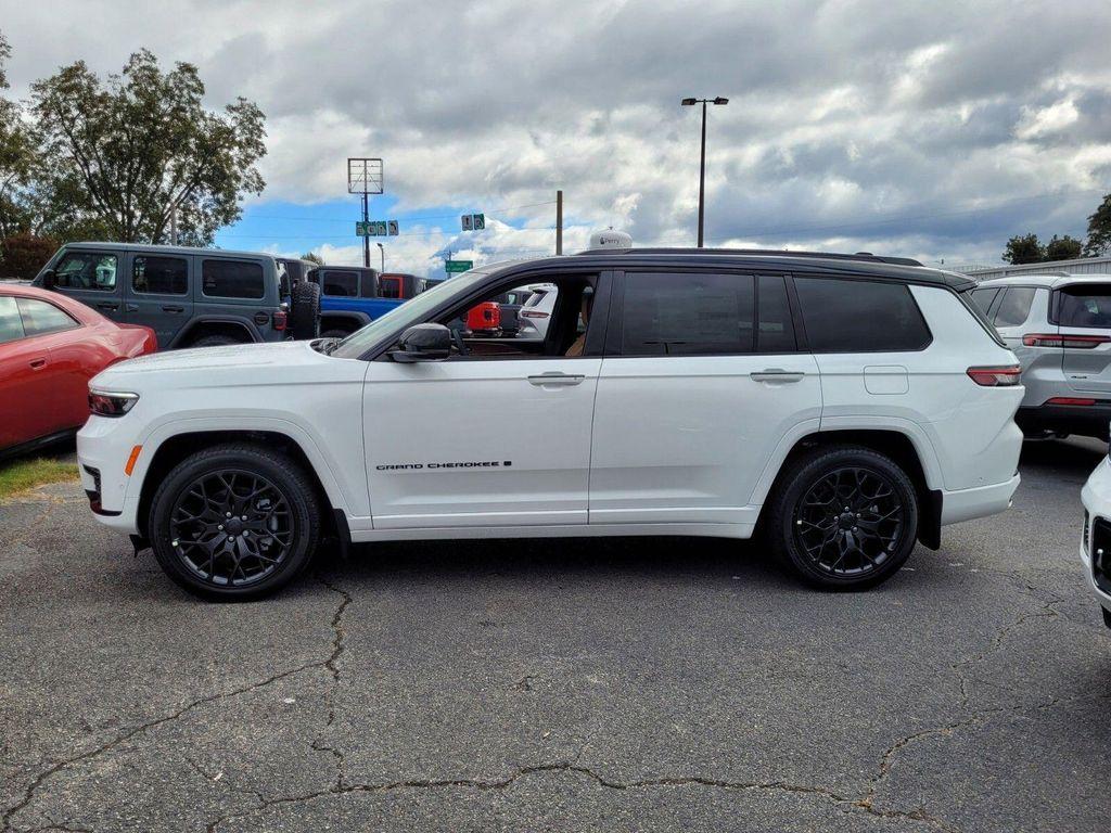 new 2025 Jeep Grand Cherokee L car, priced at $69,245