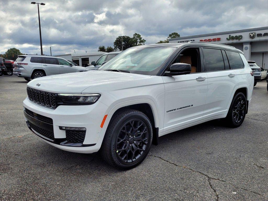 new 2025 Jeep Grand Cherokee L car, priced at $69,245