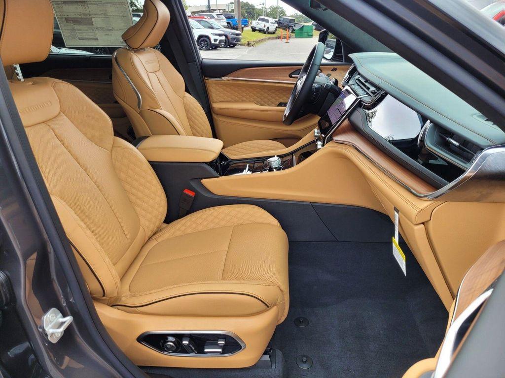 new 2025 Jeep Grand Cherokee L car, priced at $63,920