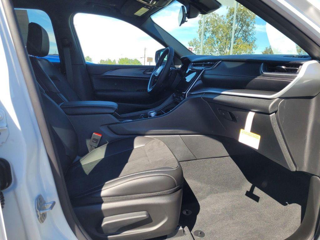 new 2025 Jeep Grand Cherokee L car, priced at $40,780