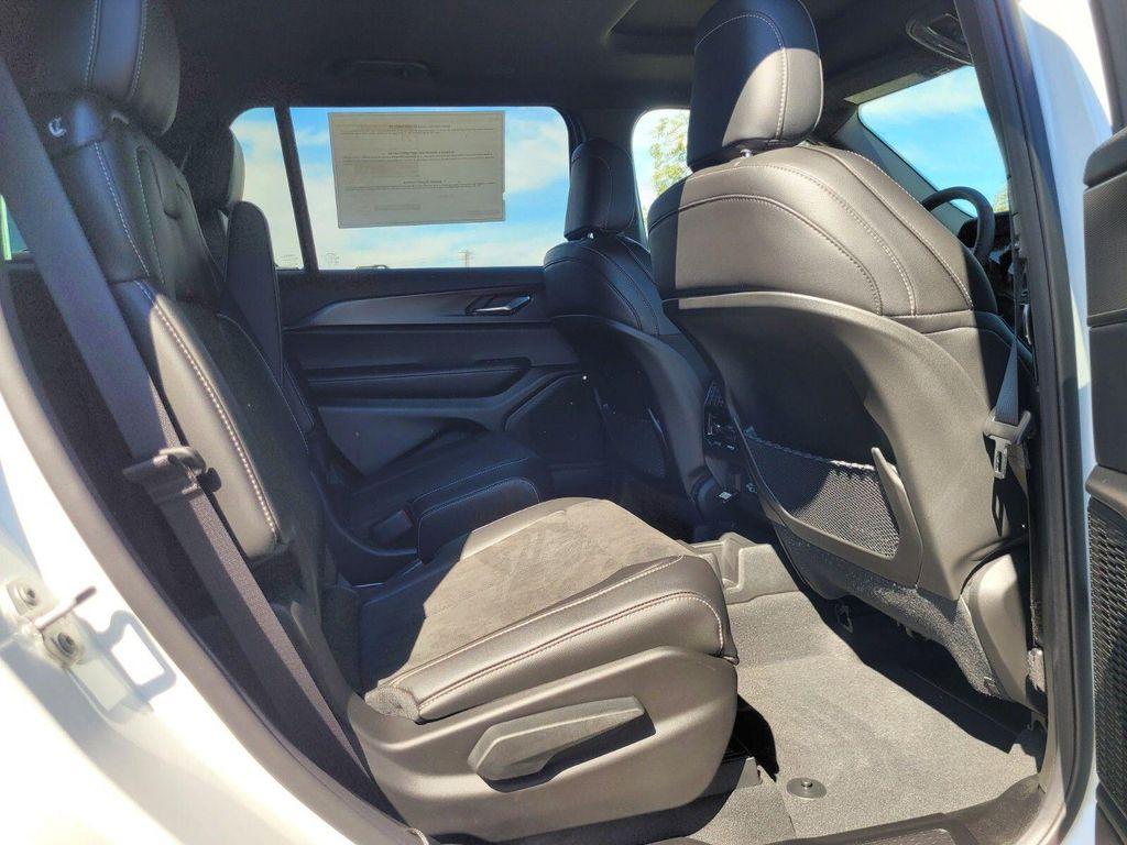 new 2025 Jeep Grand Cherokee L car, priced at $40,780