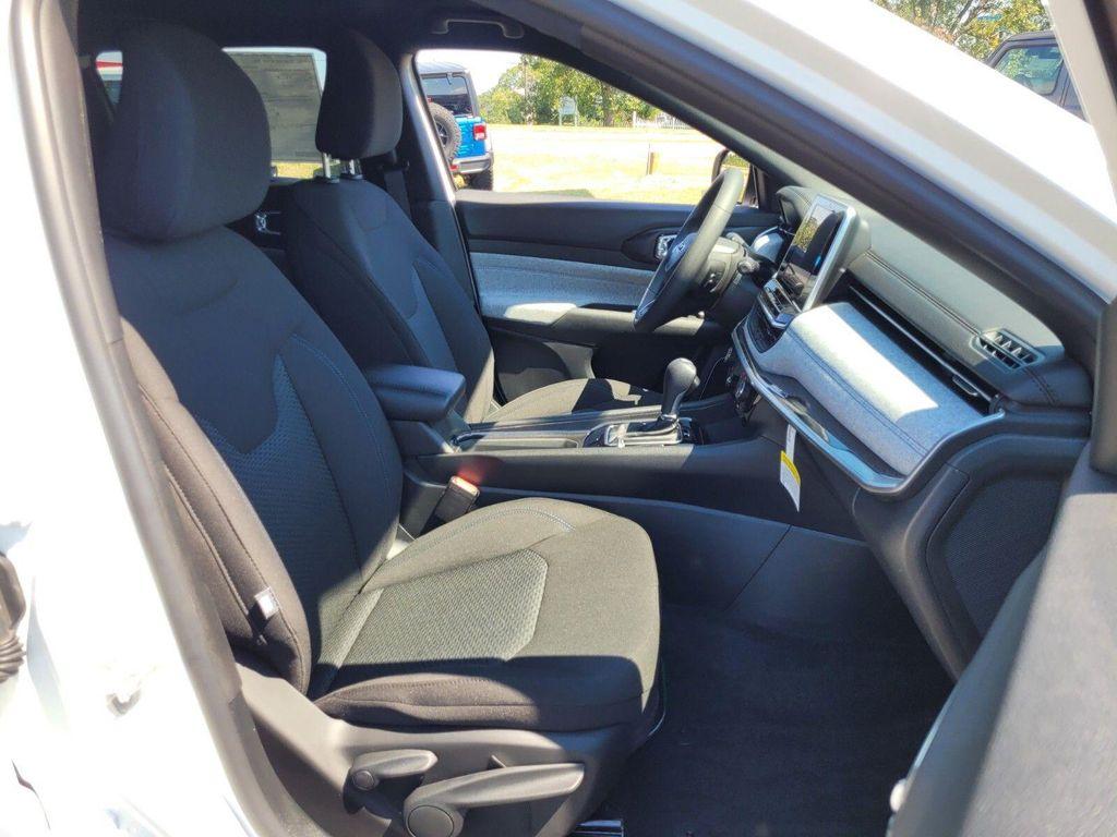 new 2025 Jeep Compass car, priced at $24,395