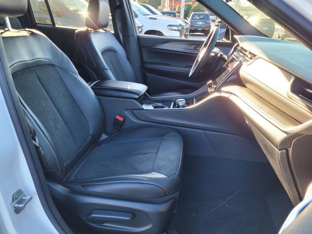 new 2025 Jeep Grand Cherokee car, priced at $36,455