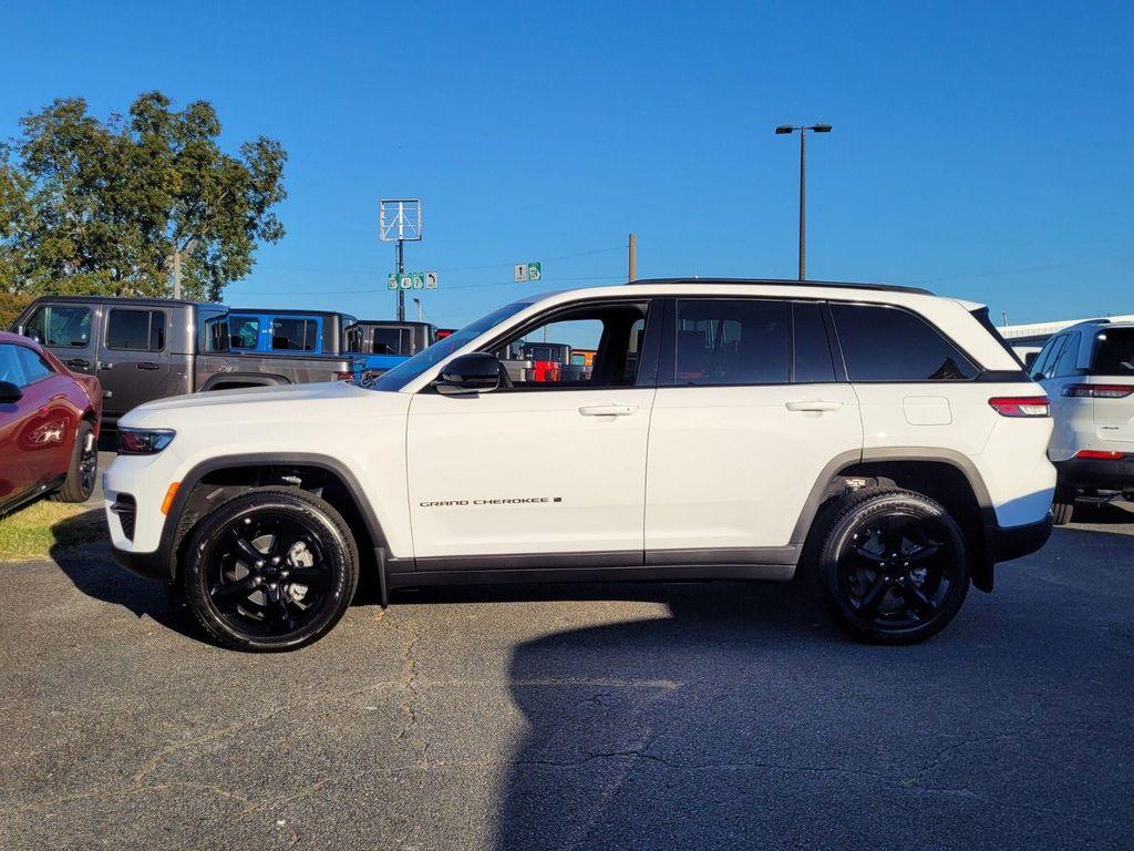 new 2025 Jeep Grand Cherokee car, priced at $36,455