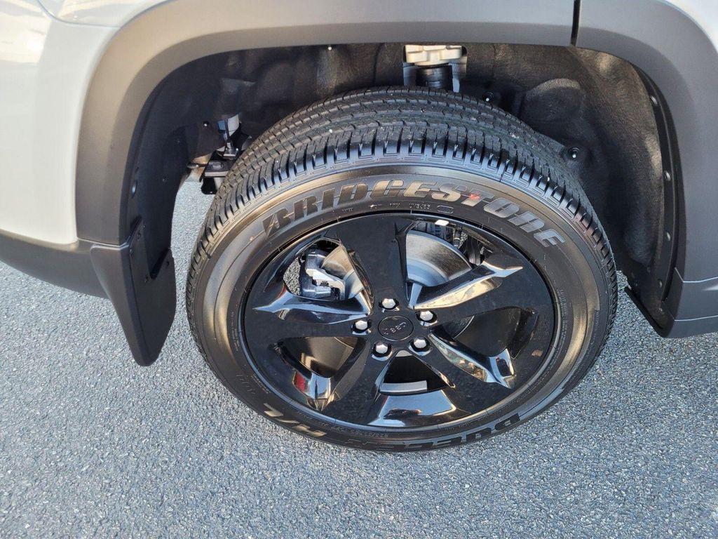 new 2025 Jeep Grand Cherokee car, priced at $36,455