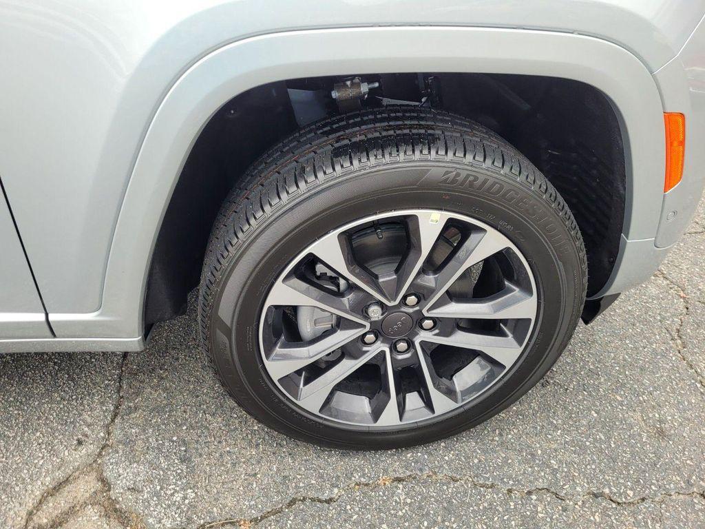 new 2025 Jeep Grand Cherokee L car, priced at $51,870