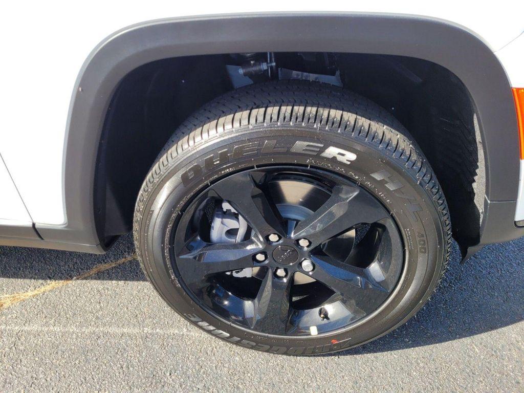 new 2025 Jeep Grand Cherokee L car, priced at $41,775