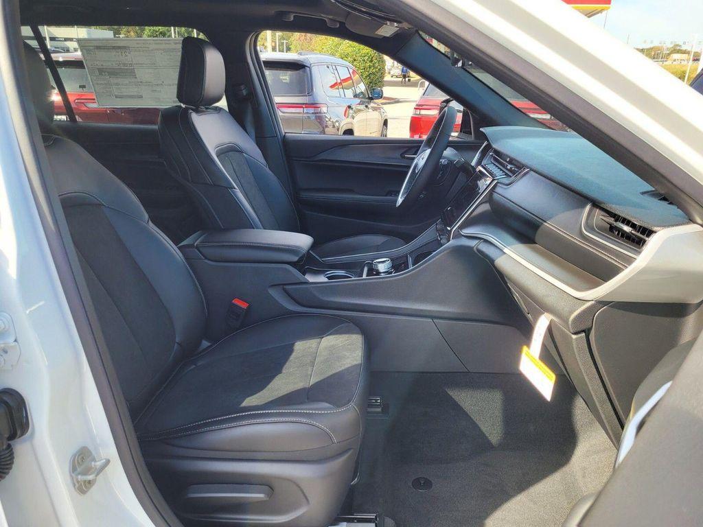 new 2025 Jeep Grand Cherokee L car, priced at $41,775