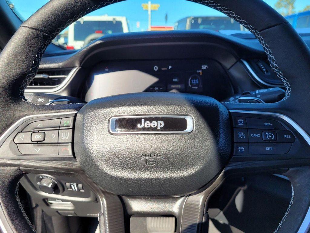 new 2025 Jeep Grand Cherokee L car, priced at $38,370