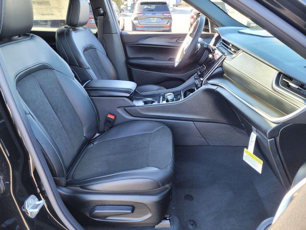 new 2025 Jeep Grand Cherokee L car, priced at $38,370