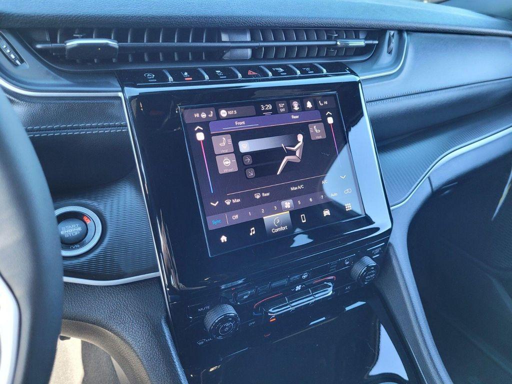 new 2025 Jeep Grand Cherokee L car, priced at $38,370