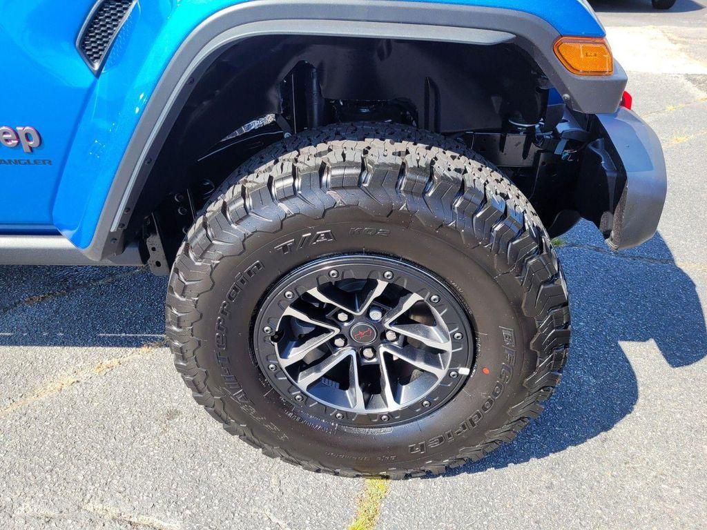 new 2025 Jeep Wrangler car, priced at $57,040