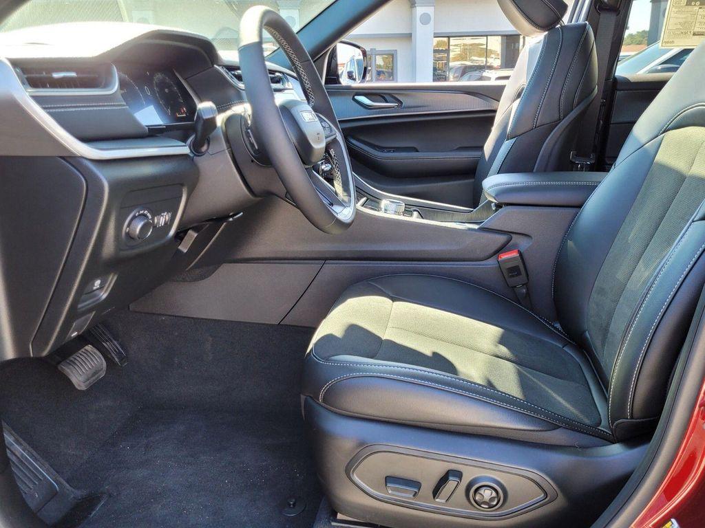 new 2025 Jeep Grand Cherokee L car, priced at $41,800