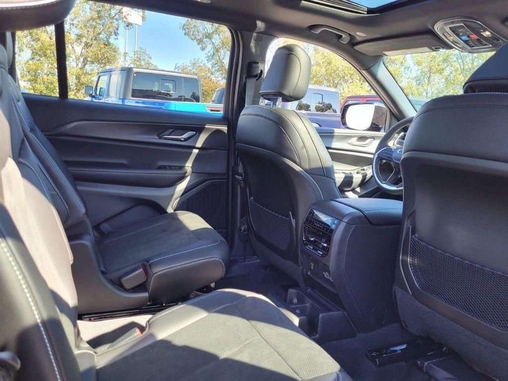 new 2025 Jeep Grand Cherokee L car, priced at $41,800