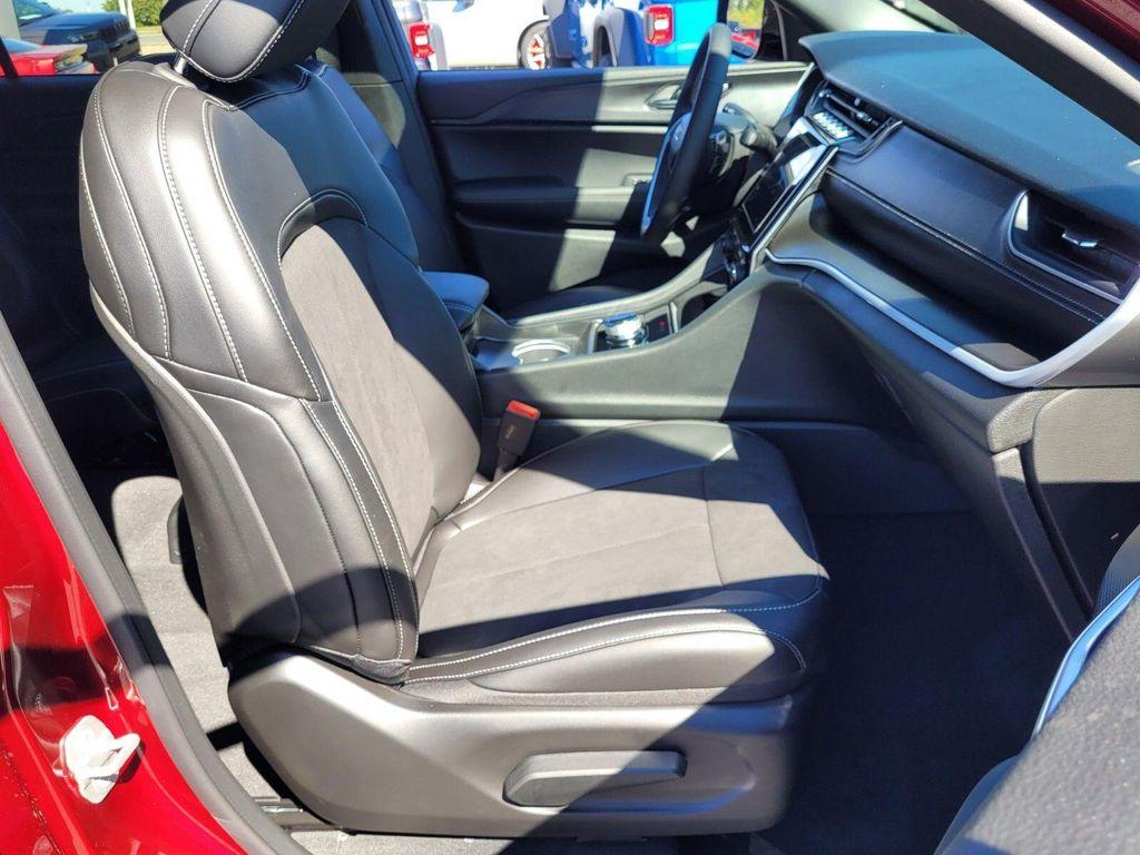 new 2025 Jeep Grand Cherokee L car, priced at $41,800