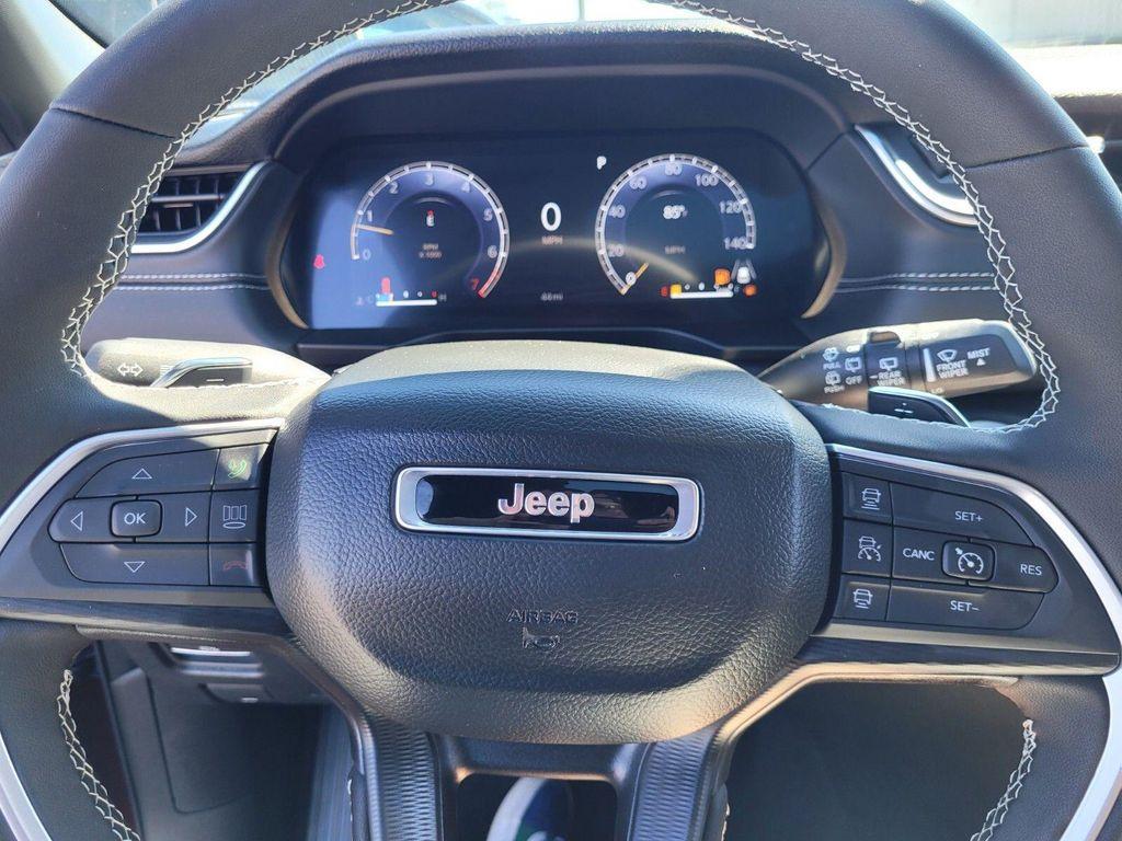 new 2025 Jeep Grand Cherokee L car, priced at $41,800