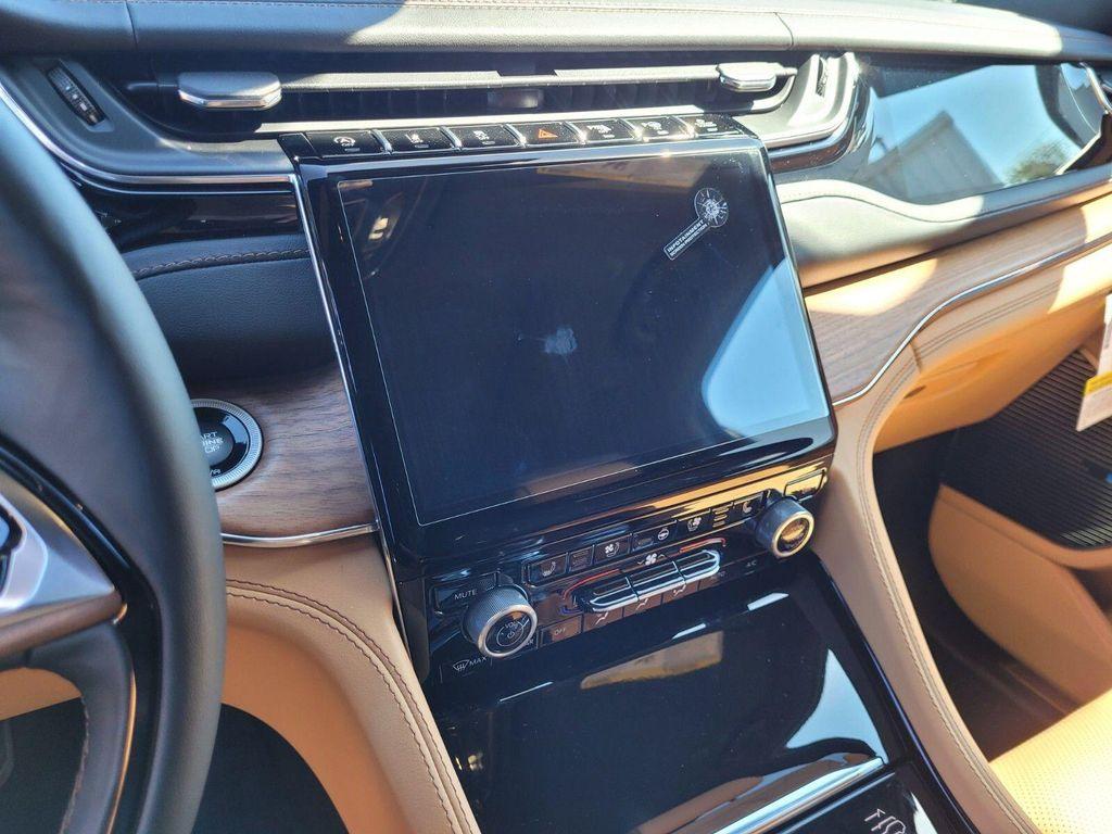 new 2025 Jeep Grand Cherokee L car, priced at $63,920