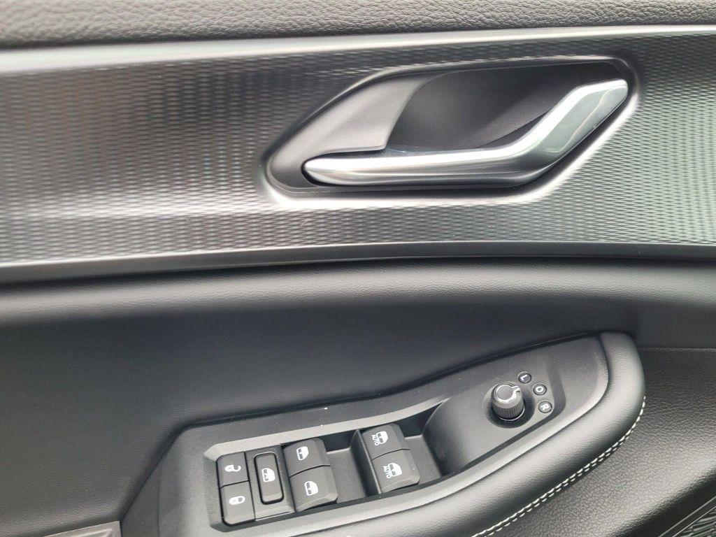 new 2025 Jeep Grand Cherokee car, priced at $37,525