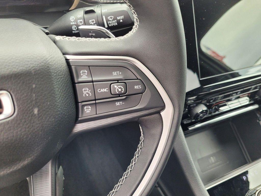 new 2025 Jeep Grand Cherokee car, priced at $37,525