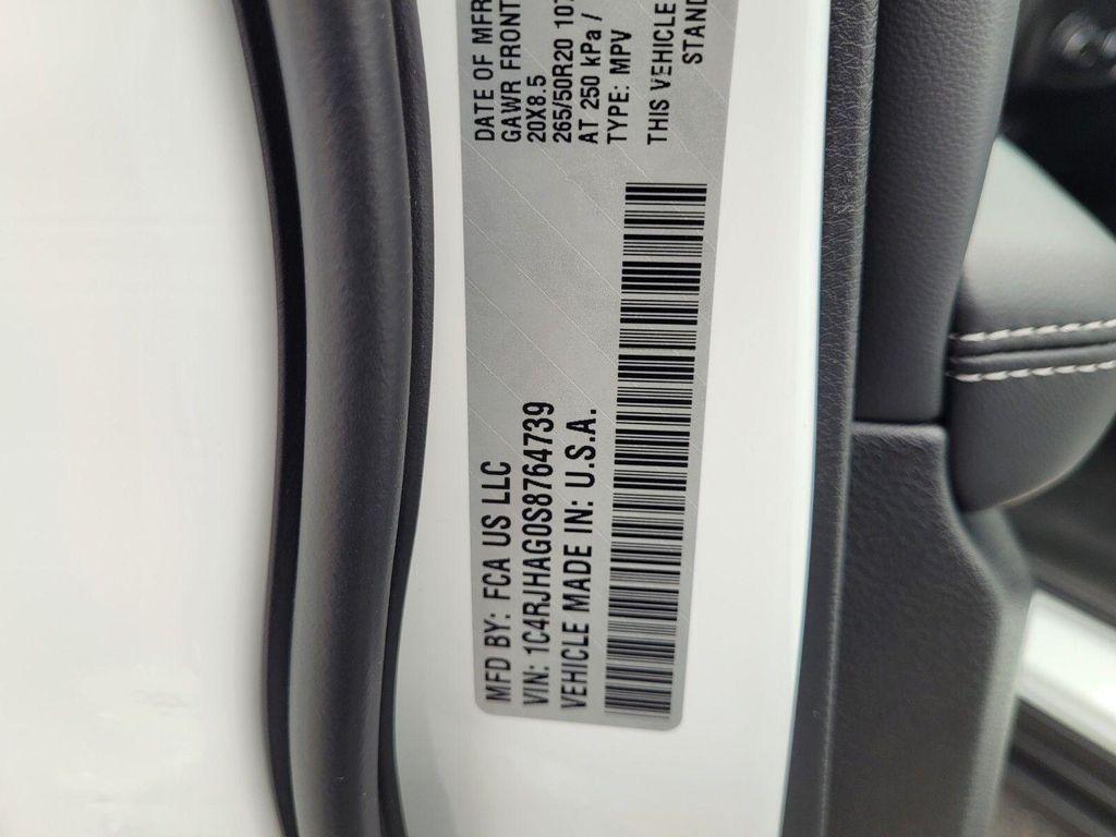 new 2025 Jeep Grand Cherokee car, priced at $37,525