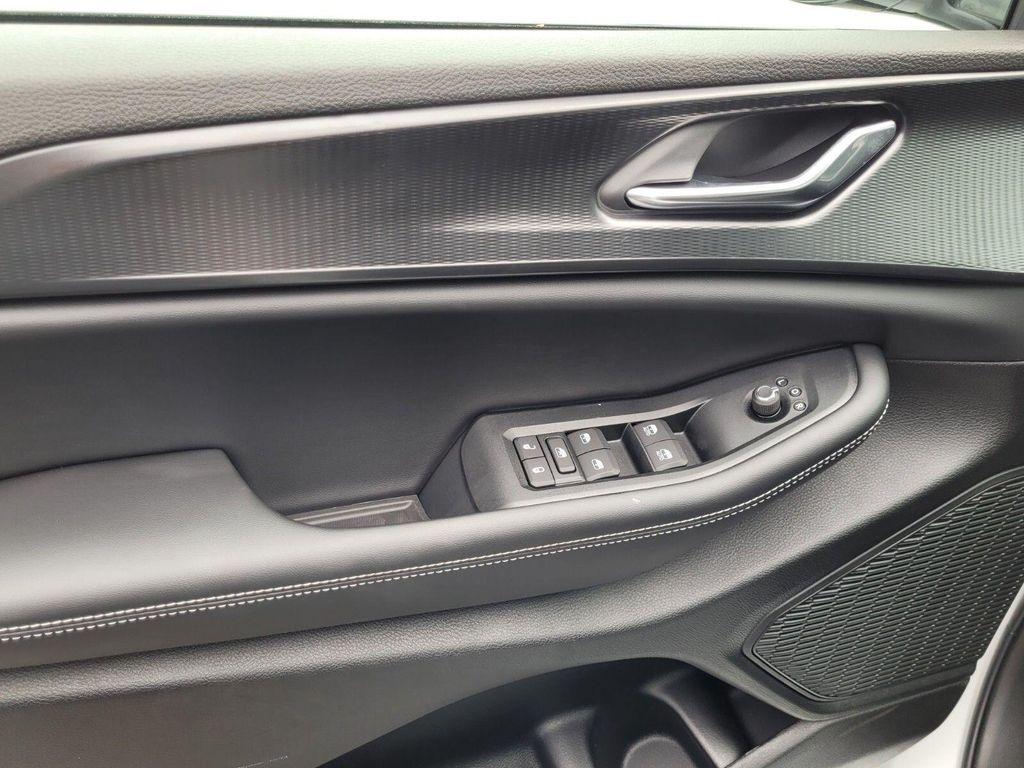 new 2025 Jeep Grand Cherokee car, priced at $37,525