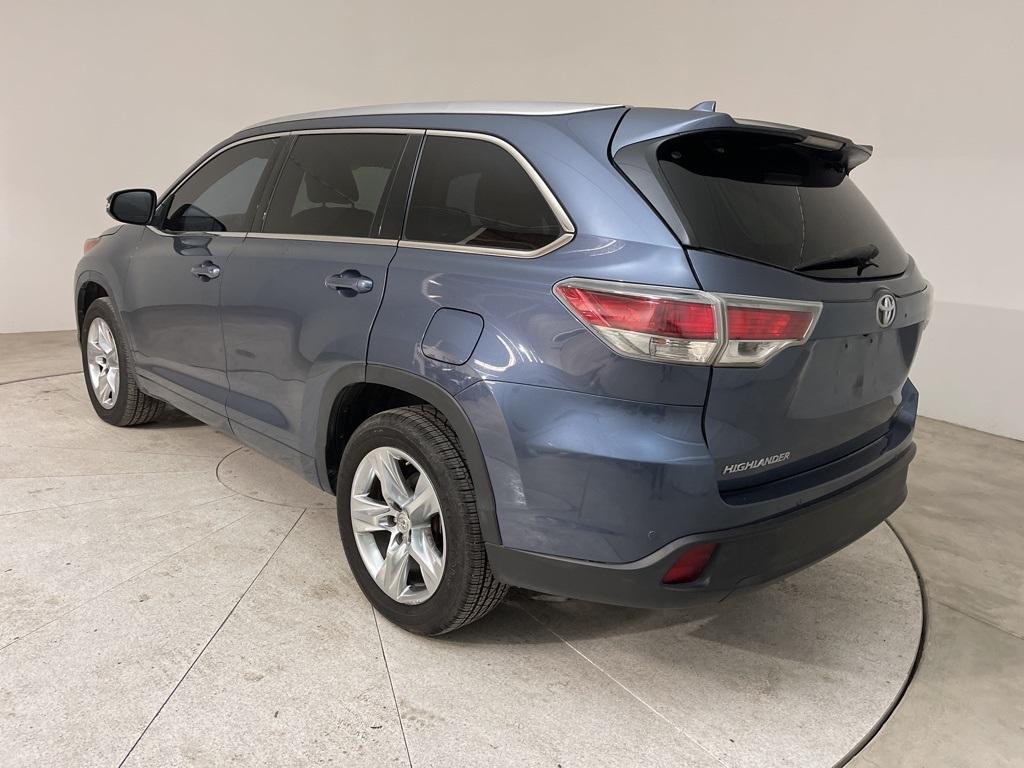 used 2015 Toyota Highlander car, priced at $17,291