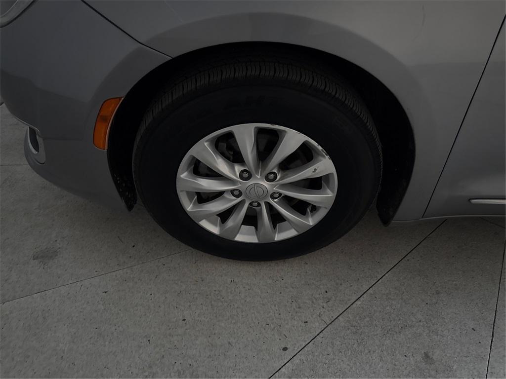 used 2018 Chrysler Pacifica car, priced at $11,141