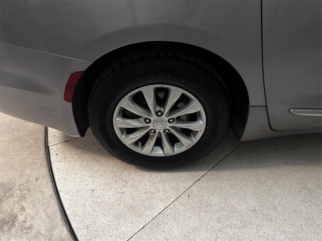 used 2018 Chrysler Pacifica car, priced at $11,141