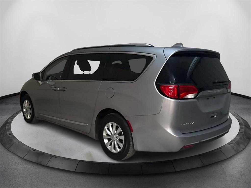 used 2018 Chrysler Pacifica car, priced at $11,141