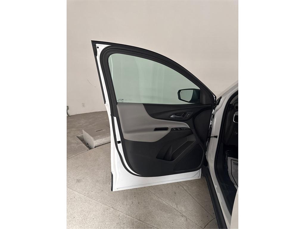 used 2024 Chevrolet Equinox car, priced at $19,641