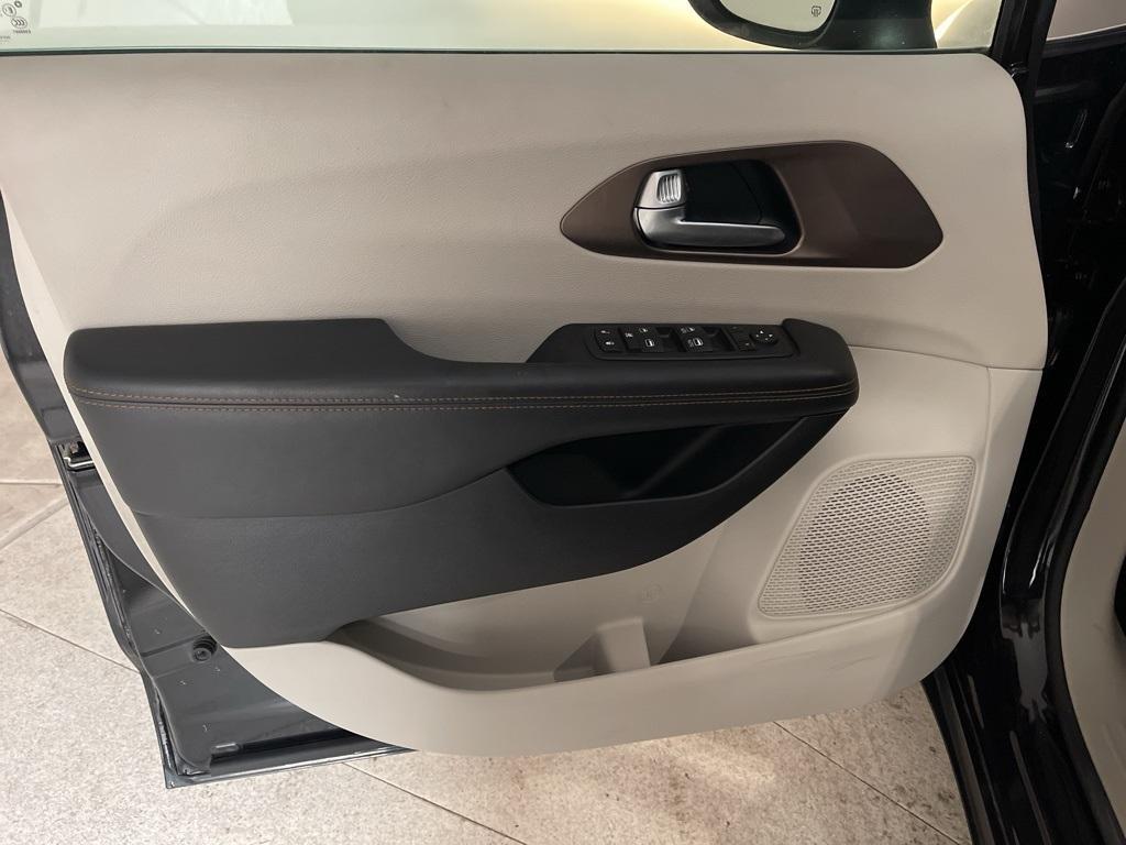 used 2017 Chrysler Pacifica car, priced at $14,691
