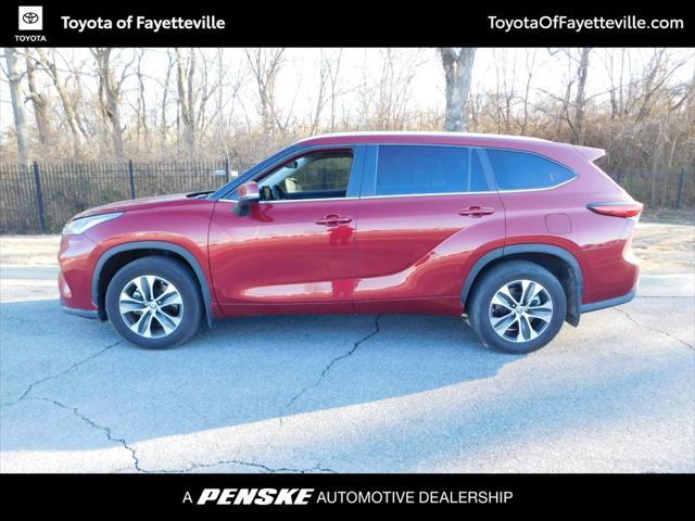 used 2023 Toyota Highlander car, priced at $38,607