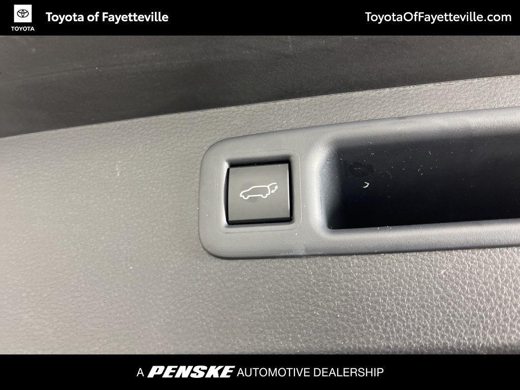 used 2025 Toyota Highlander Hybrid car, priced at $47,875