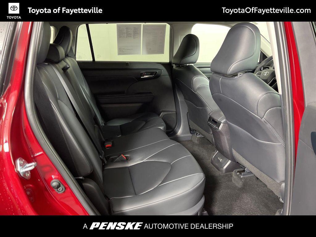 used 2025 Toyota Highlander Hybrid car, priced at $47,875