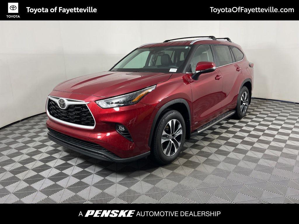 used 2025 Toyota Highlander Hybrid car, priced at $47,875